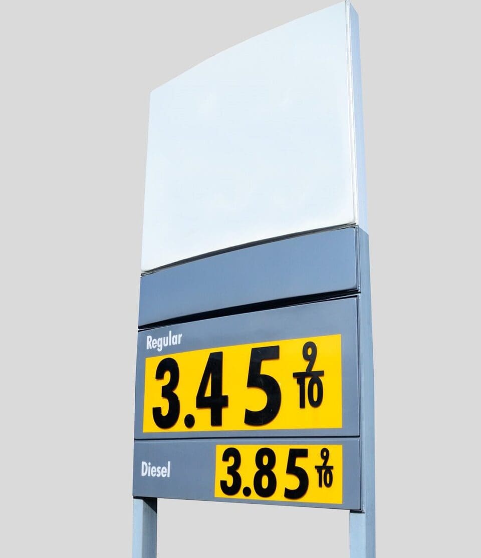 Petroleum Prices Rise as Supplies Tighten